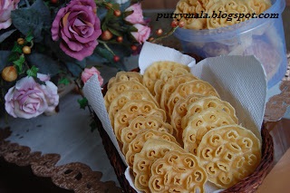 Resep Cara Membuat Kue Seroja Enak Renyah Gurih Crispy
